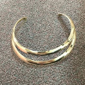 Cuff choker